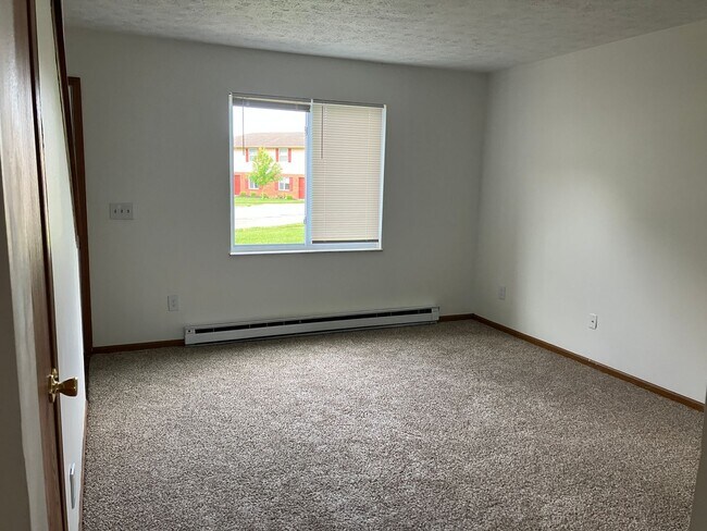 Building Photo - Spacious 2-Bedroom Living in a Quiet Community!