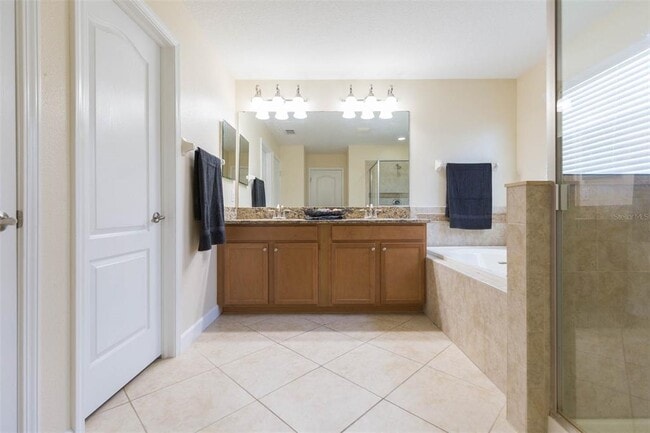 Building Photo - 20101 Oakflower Ave