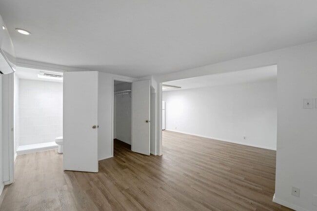Building Photo - 129 N 1st Ave
