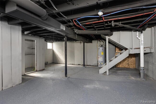 Building Photo - 3217 Elmhurst St