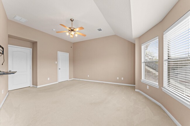 Building Photo - 2411 Clippers Square