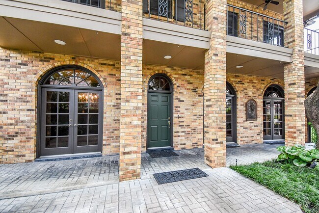 Building Photo - 1601 Nantucket Dr