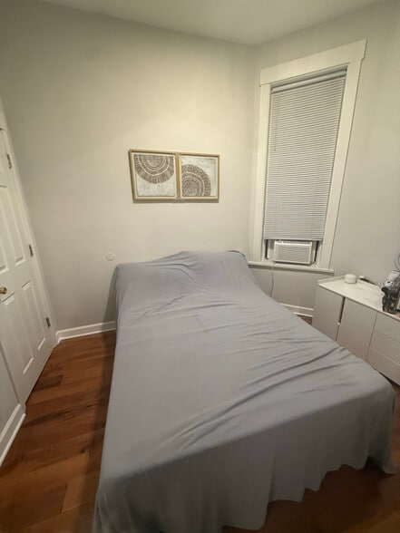 Building Photo - 1649 W Garfield Blvd