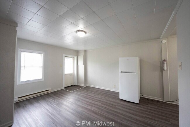 Building Photo - "Cozy Studio Living: Efficient & Affordable Space in Greenfield, IN!"