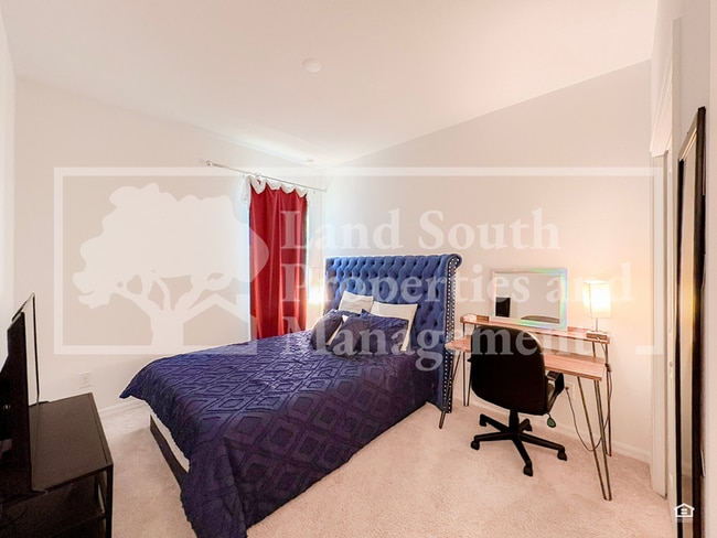 Building Photo - 6720 Great Bear Dr