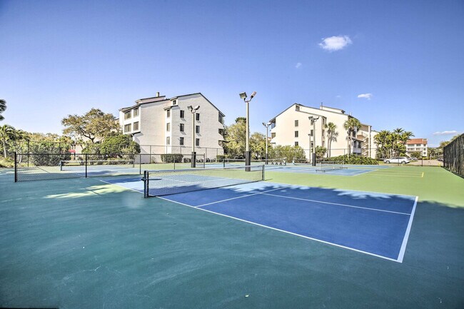 Building Photo - 6265 Midnight Pass Rd