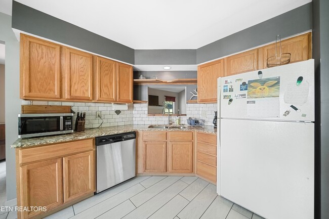 Building Photo - 10160 Highgate Cir