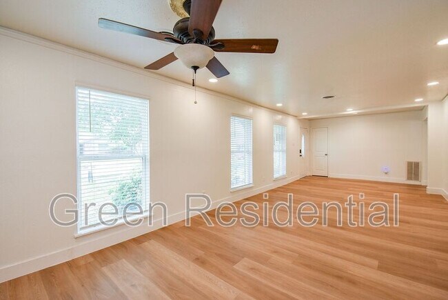 Building Photo - 4947 Cheena Dr