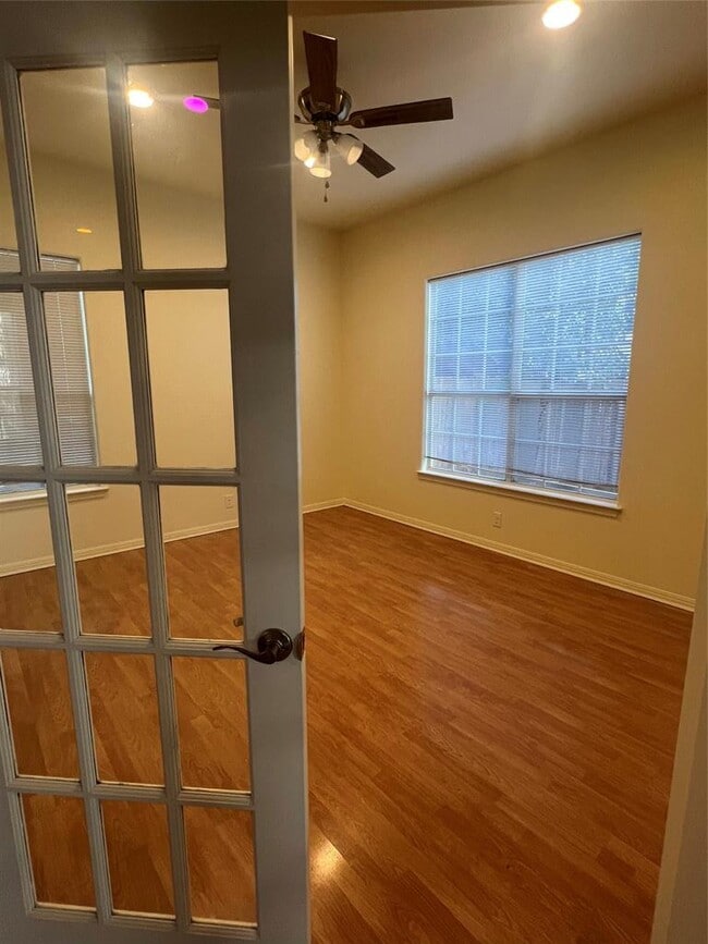 Building Photo - 5404 Martin Ave