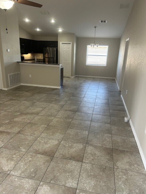 Building Photo - 6589 Crescent Loop