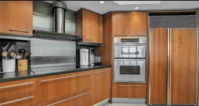 Building Photo - 9401 Collins Ave