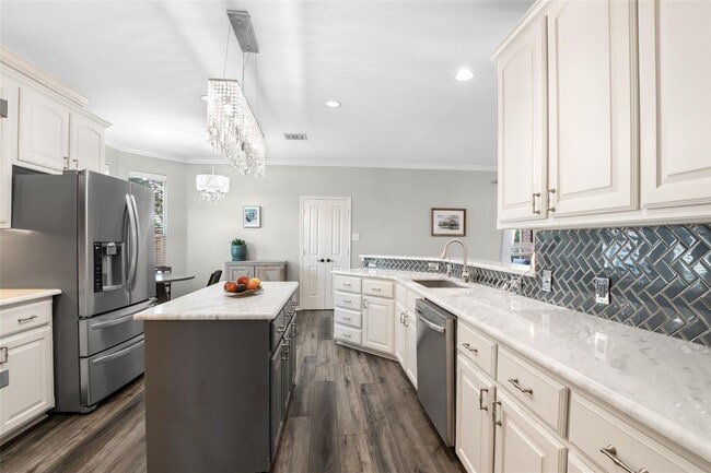 Building Photo - Resort-Style Living in the Heart of Dalton Ranch