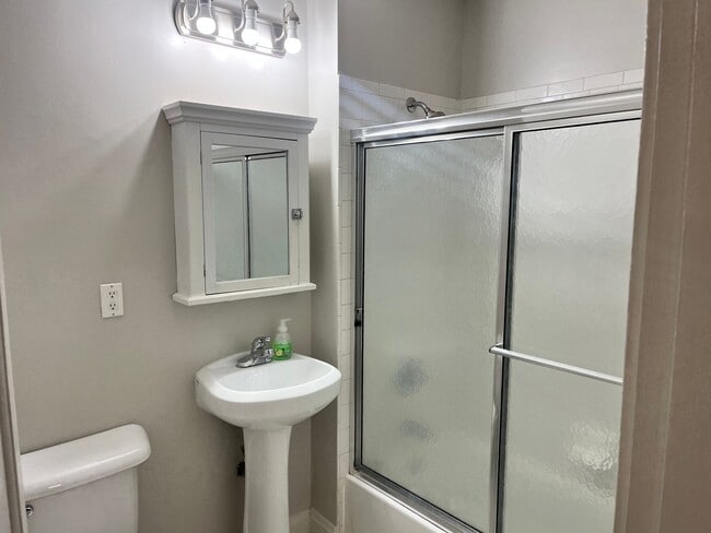 Building Photo - MS E Main Apartments