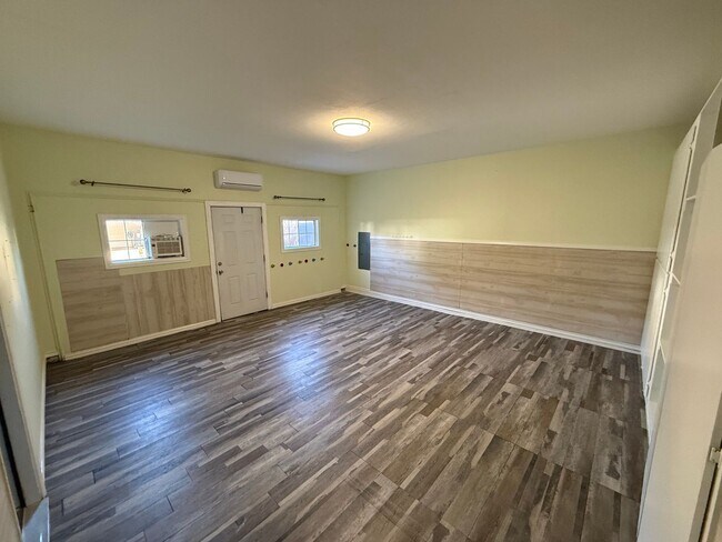 Building Photo - 1709 Circle Creek Dr