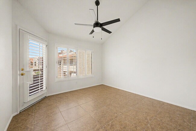 Building Photo - 11666 N 28th Dr