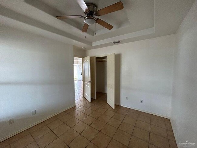 Building Photo - 13 Coyote St