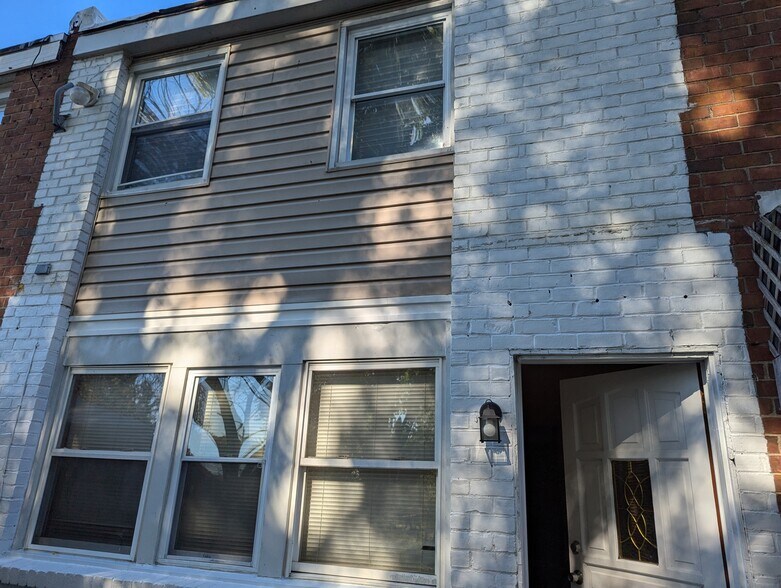 Building Photo - 1026 Fredonia Ct