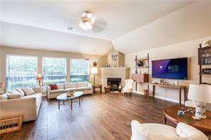 Building Photo - New Wood Floors!