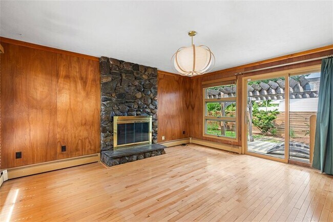 Building Photo - 2 Wardlaw Ct