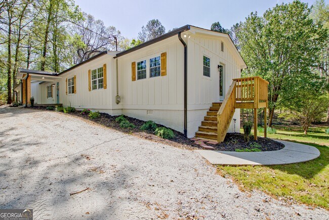 Building Photo - 140 Mary Freeman Rd