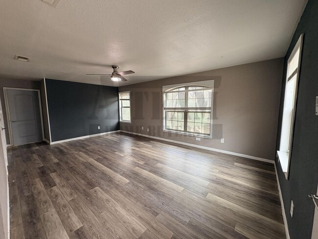 Building Photo - Beautifully updated 1-bedroom, 1-bathroom home!