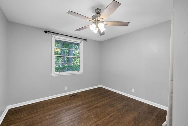 Building Photo - 102 Preston Dr