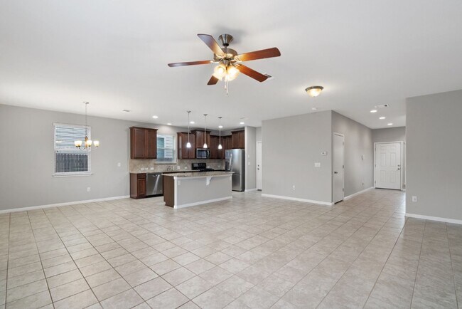 Building Photo - 341 Twisted Oaks Ln