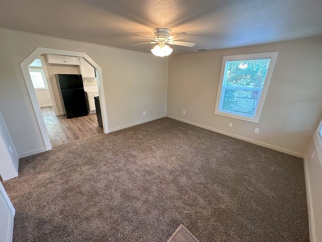 Building Photo - 1328 Trenary Way