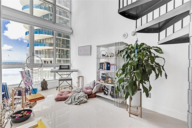 Building Photo - 300 S Biscayne Blvd