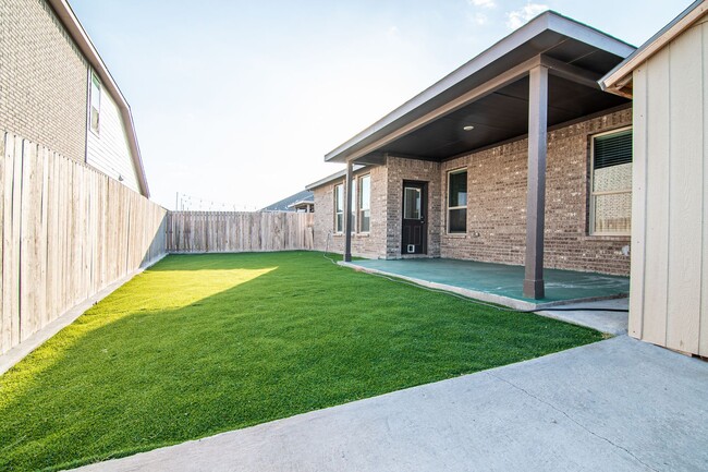 Building Photo - 7001 Mcpherson Ln