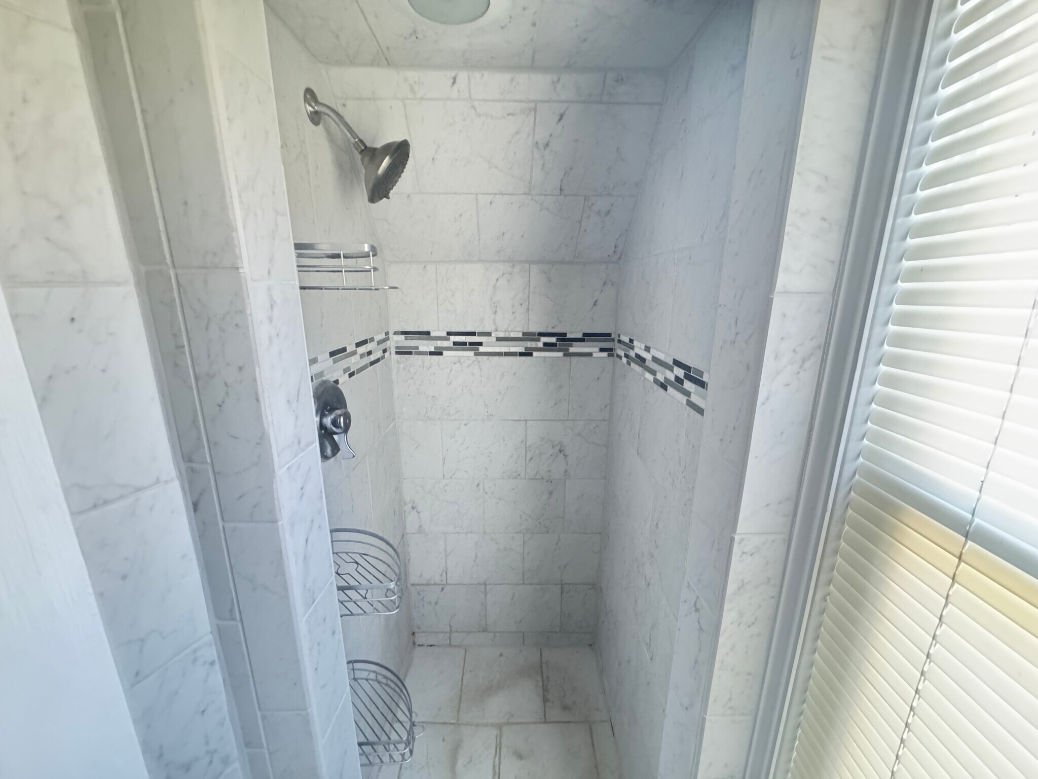 Building Photo - 103 Center St