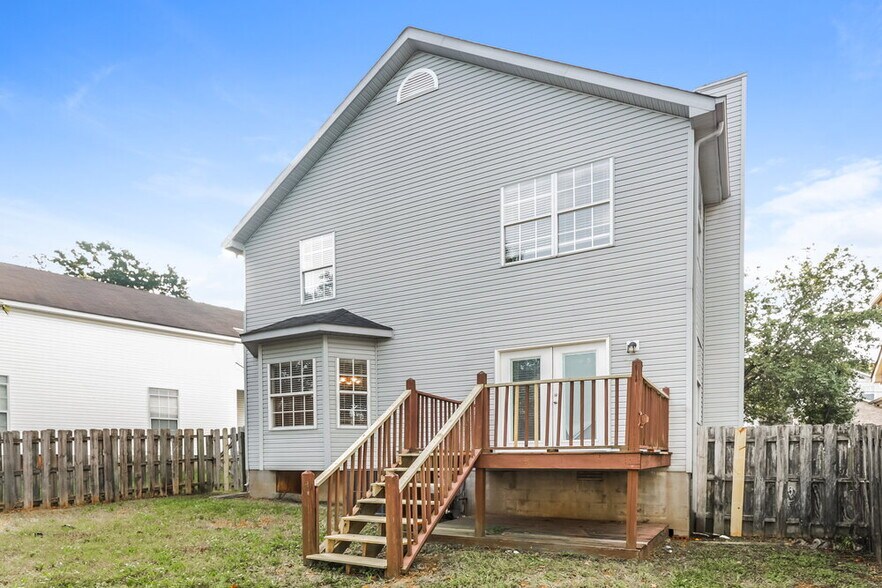Building Photo - 705 Bell Trace Cove