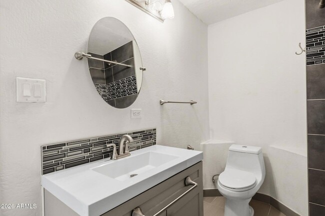 Building Photo - 2219 N 74th Pl