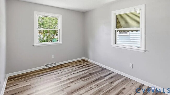 Building Photo - 1810 Owens Ct