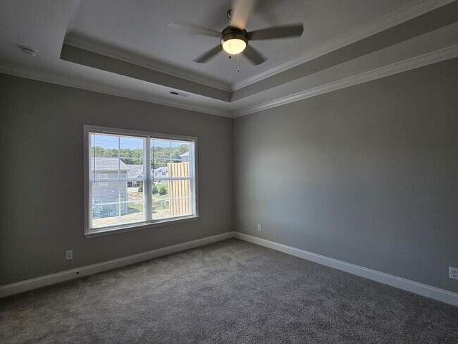 Building Photo - 395 NE Bellingham Dr