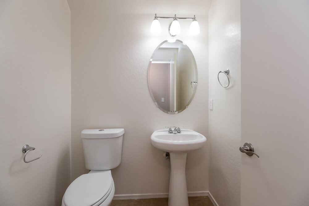 Building Photo - 11414 W Apache St