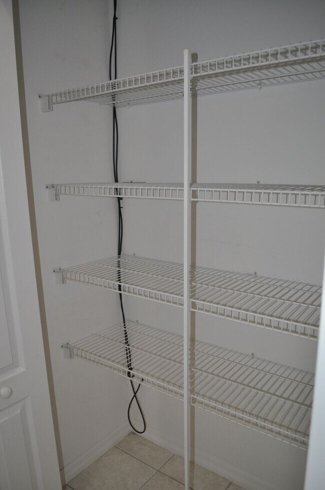 Building Photo - Lovely home in Pine Lakes