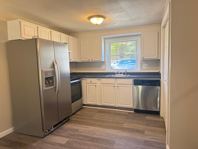 Building Photo - 130 Riviera Dr