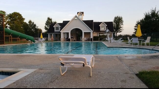 Building Photo - 16431 Sunlamp Ct