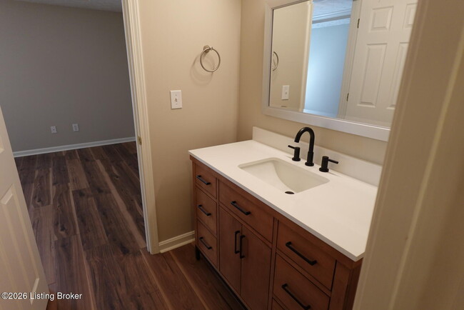 Building Photo - 829 Garden Pointe Dr