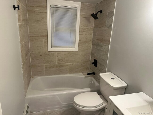 Building Photo - 136 Cary Pl