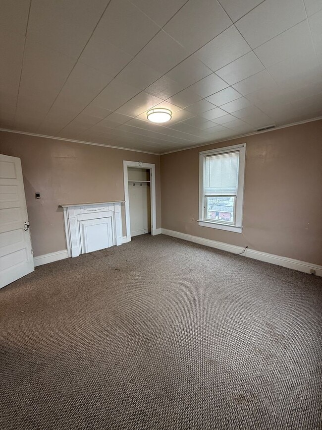 Building Photo - 914 Lawrence St