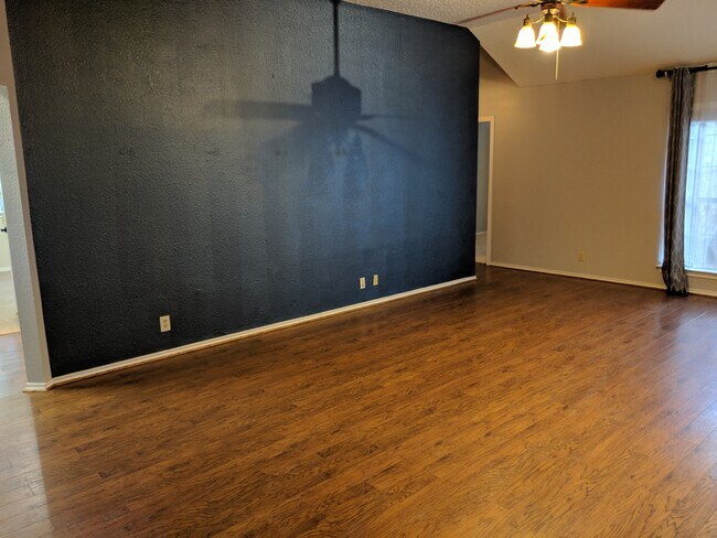 Building Photo - 1308 Meadow Lark Dr