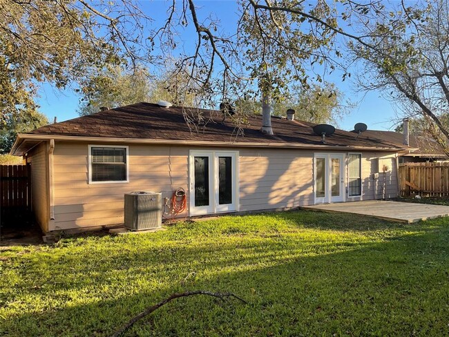 Building Photo - 3310 Boxelder Dr