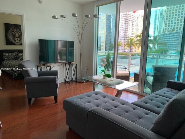 Building Photo - 950 Brickell Bay Dr