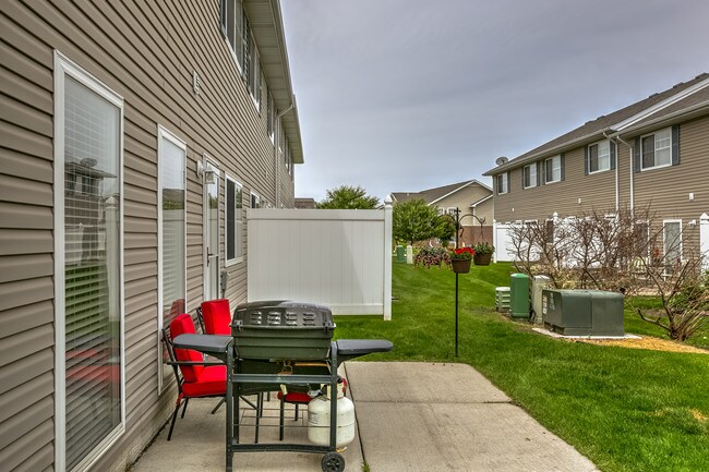 Building Photo - 1745 N 175th Ct
