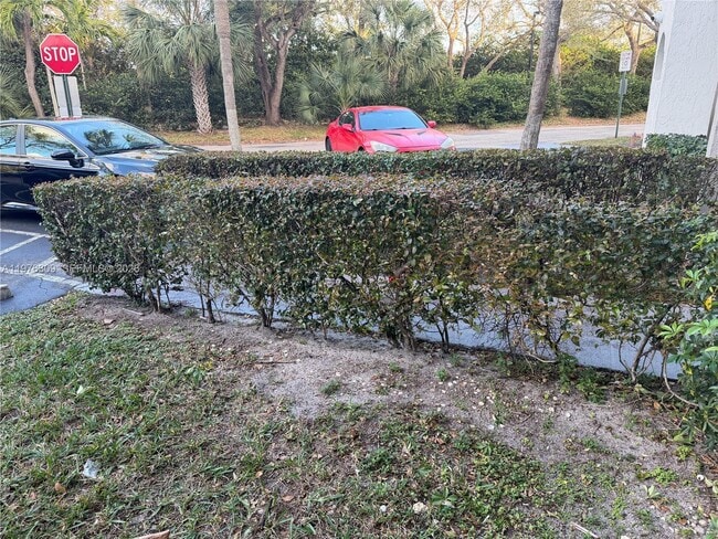 Building Photo - 8100 Sunrise Lakes Blvd