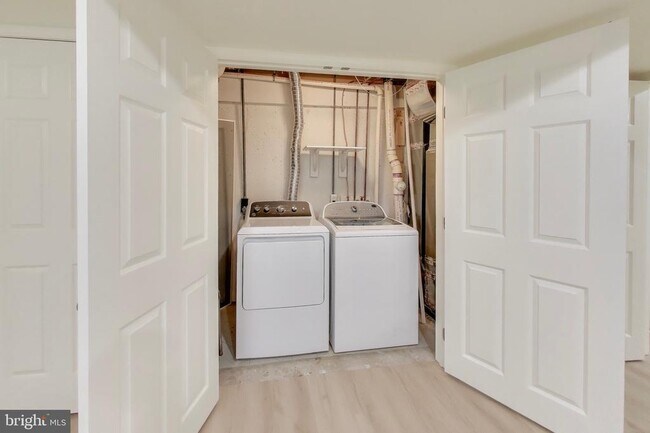 Building Photo - 8932 Barrowgate Ct