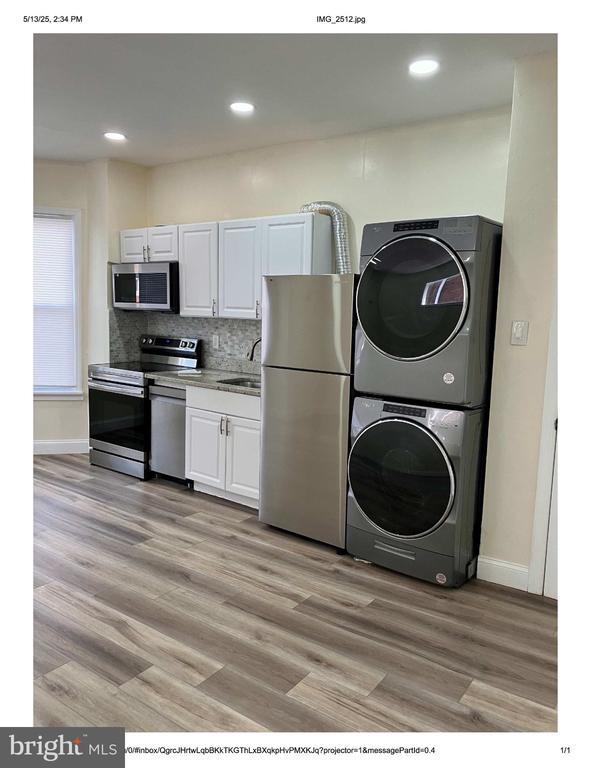 Building Photo - 808 S 49th St