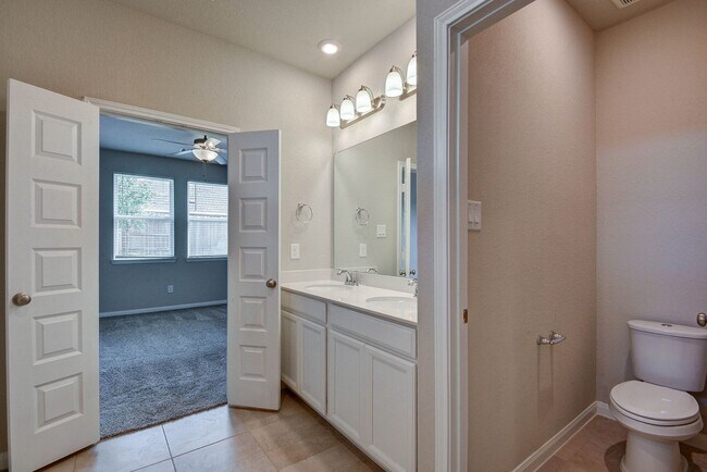 Building Photo - 18572 Meadow Point Ln